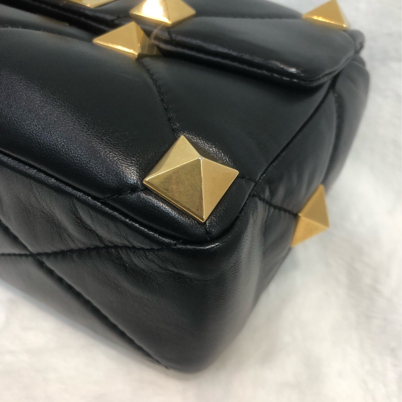 Valentino 金鍋釘 小羊皮 鏈帶 手提袋 XC498-10
