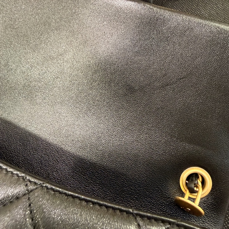 Chanel Cf20  黑羊皮金釦雙珍珠調節斜背包晶片款-21