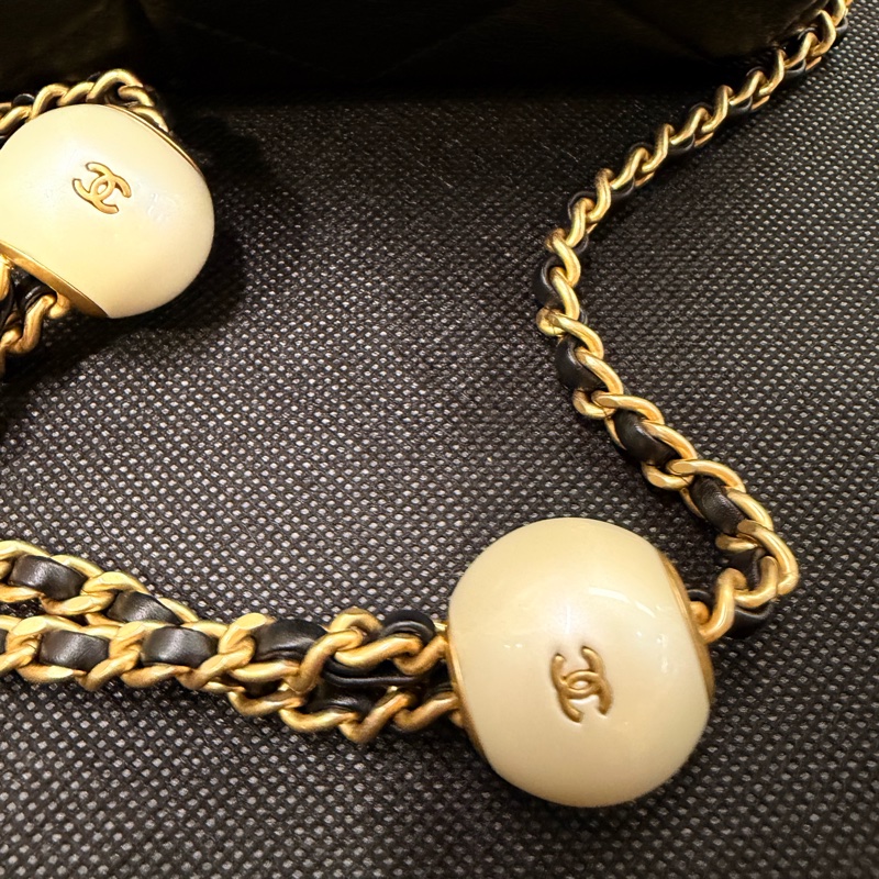 Chanel Cf20  黑羊皮金釦雙珍珠調節斜背包晶片款-25
