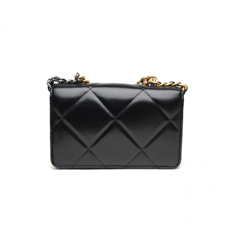 CHANEL 19BAG旋鈕WOC黑色羊皮晶片開金銀扣肩背包-2