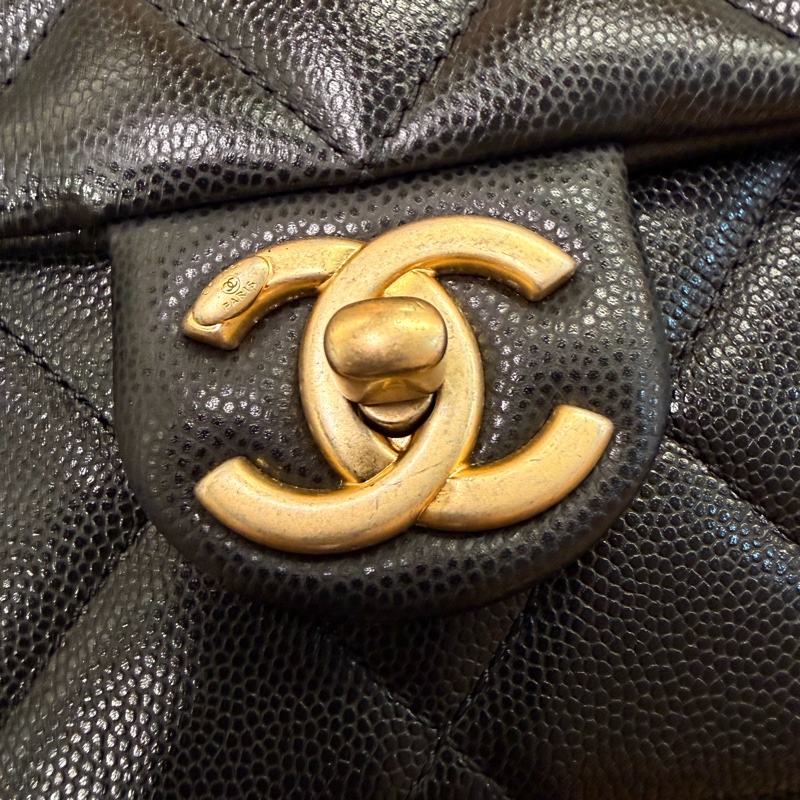 Chanel 黑荔枝金釦下蓋斜背包-1