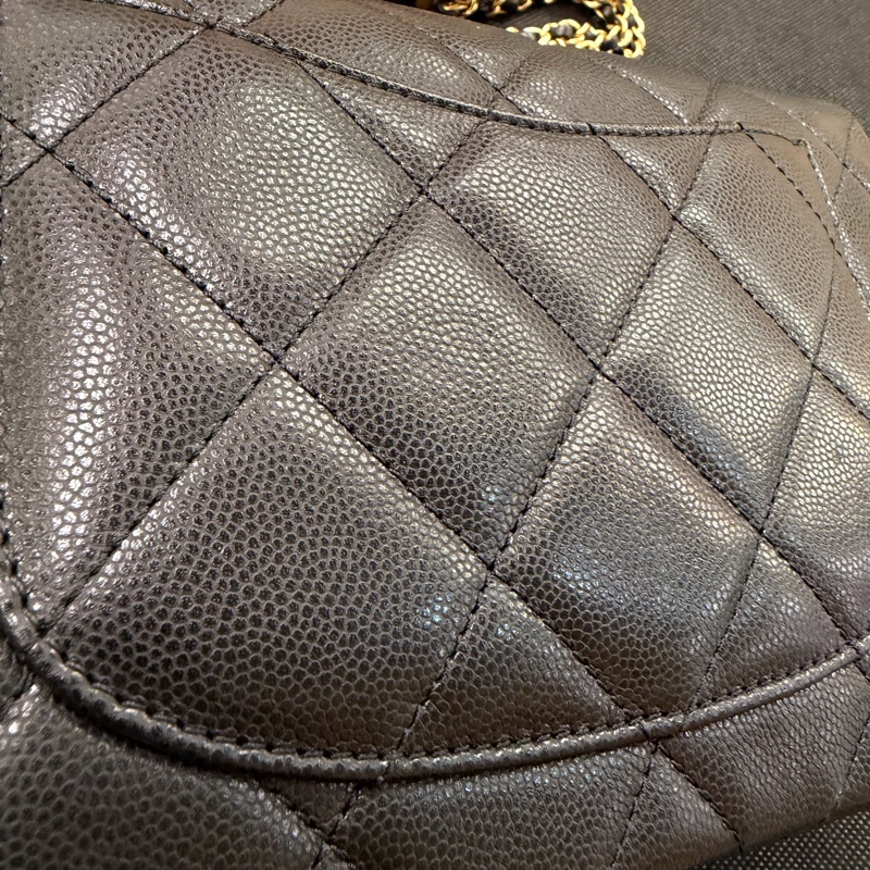 Chanel 黑荔枝金釦下蓋斜背包-11