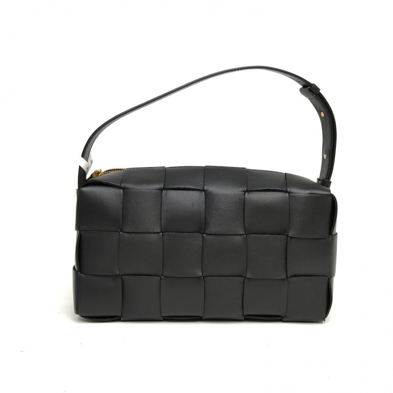 BOTTEGA VENETA CassetteBrick腋下包中號黑色羊皮金扣肩背包-2