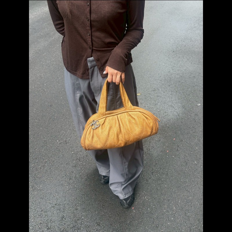 Chanel 古銅金軟皮革手提波士頓包-2
