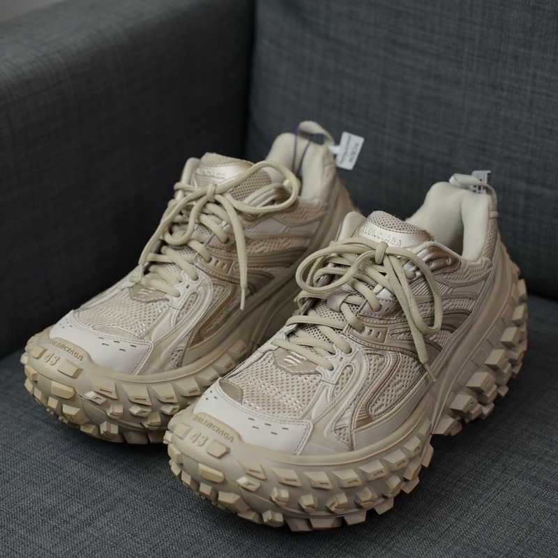 99新 巴黎世家 Balenciaga 淡棕色 做舊款 輪胎鞋  尺碼：43碼-0