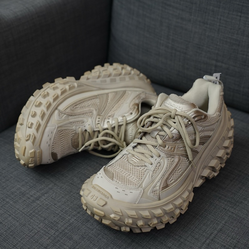 99新 巴黎世家 Balenciaga 淡棕色 做舊款 輪胎鞋  尺碼：43碼-1