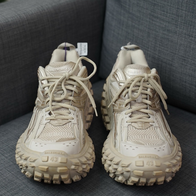 99新 巴黎世家 Balenciaga 淡棕色 做舊款 輪胎鞋  尺碼：43碼-3