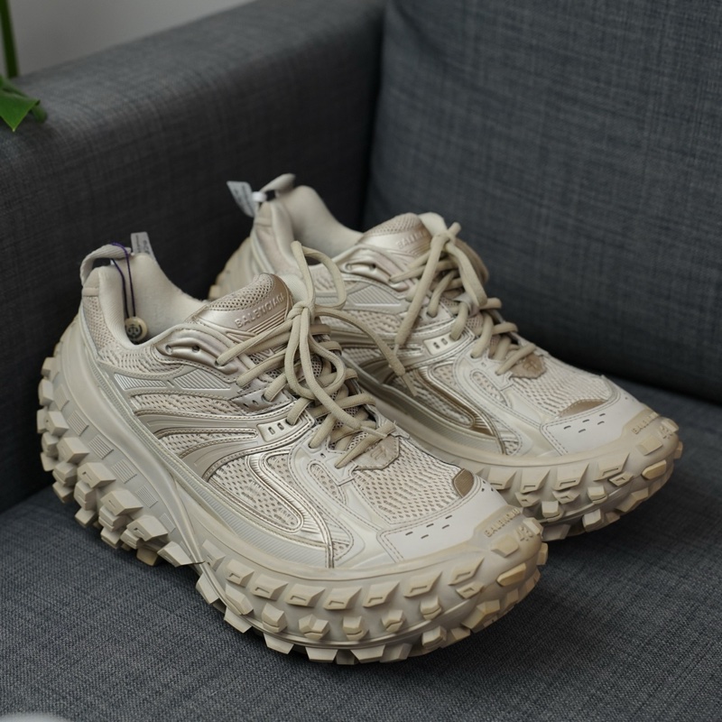 99新 巴黎世家 Balenciaga 淡棕色 做舊款 輪胎鞋  尺碼：43碼-4
