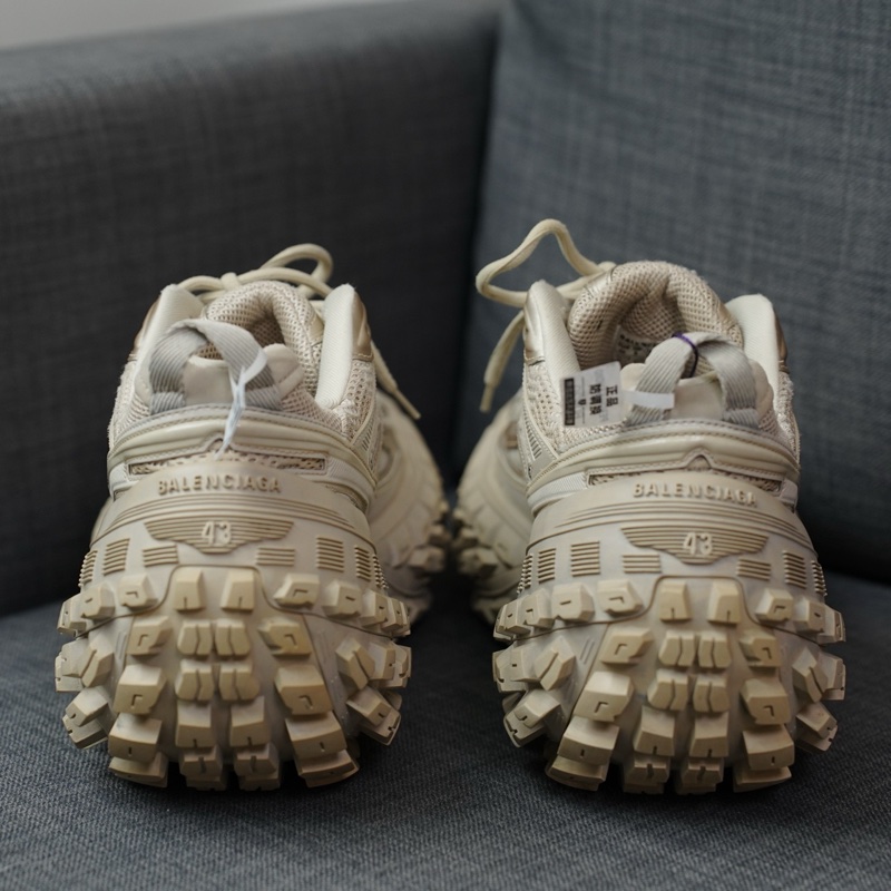99新 巴黎世家 Balenciaga 淡棕色 做舊款 輪胎鞋  尺碼：43碼-5
