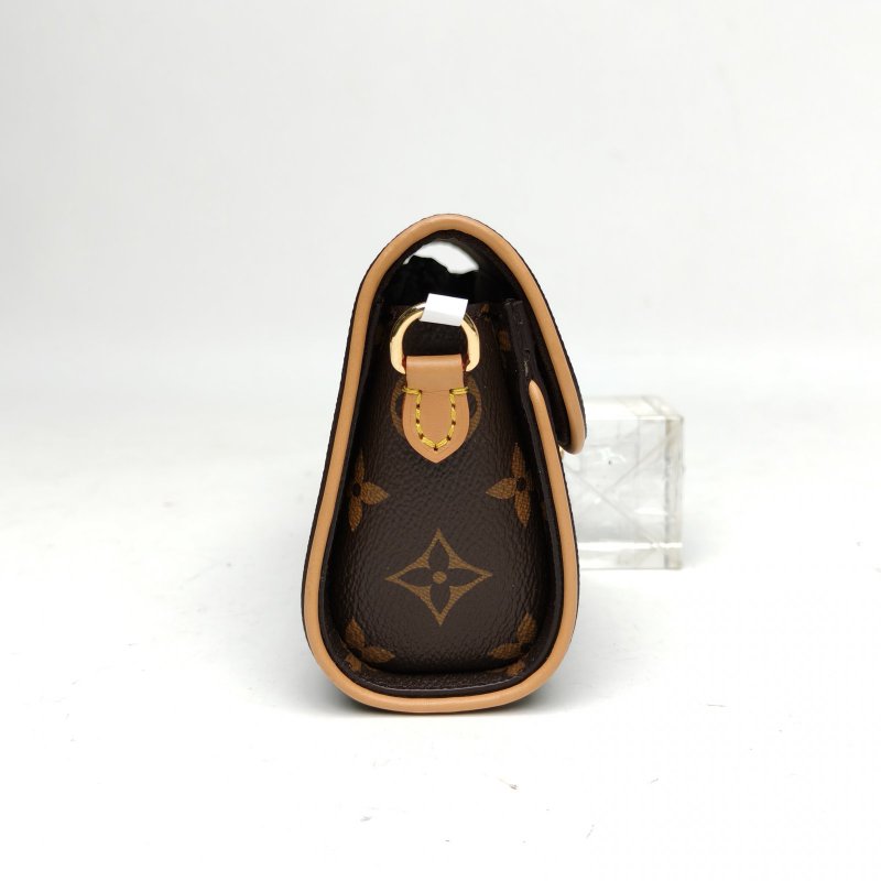 LOUIS VUITTON POCHETTECAMILLE鏈條包老花PVC金扣晶片肩背包-3