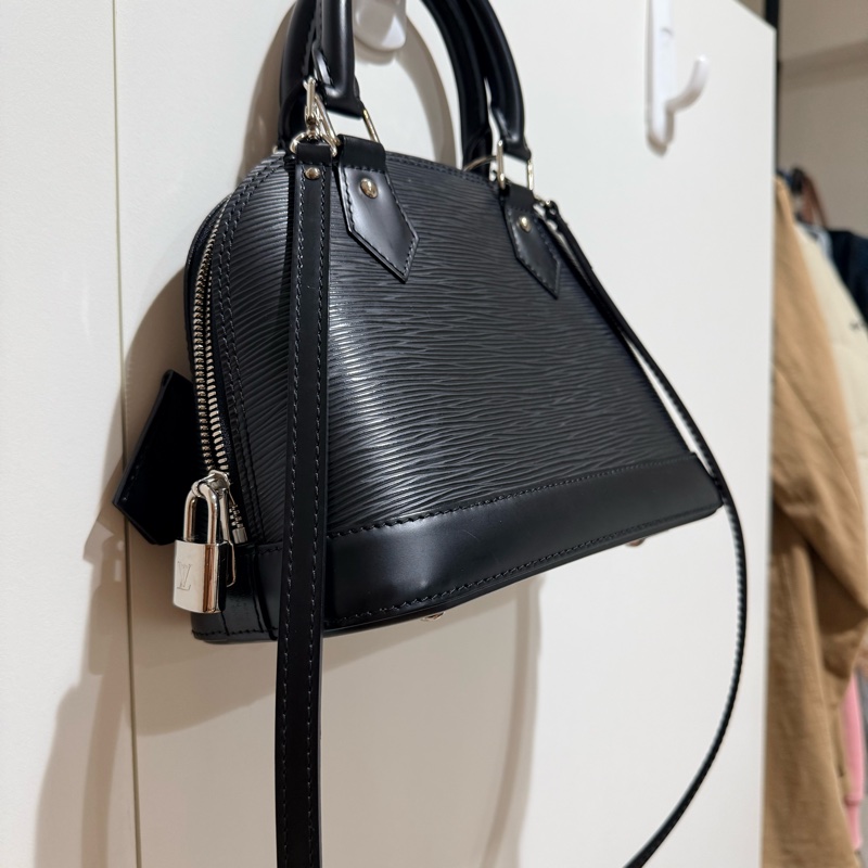 LV Alma bb epi 黑銀-9