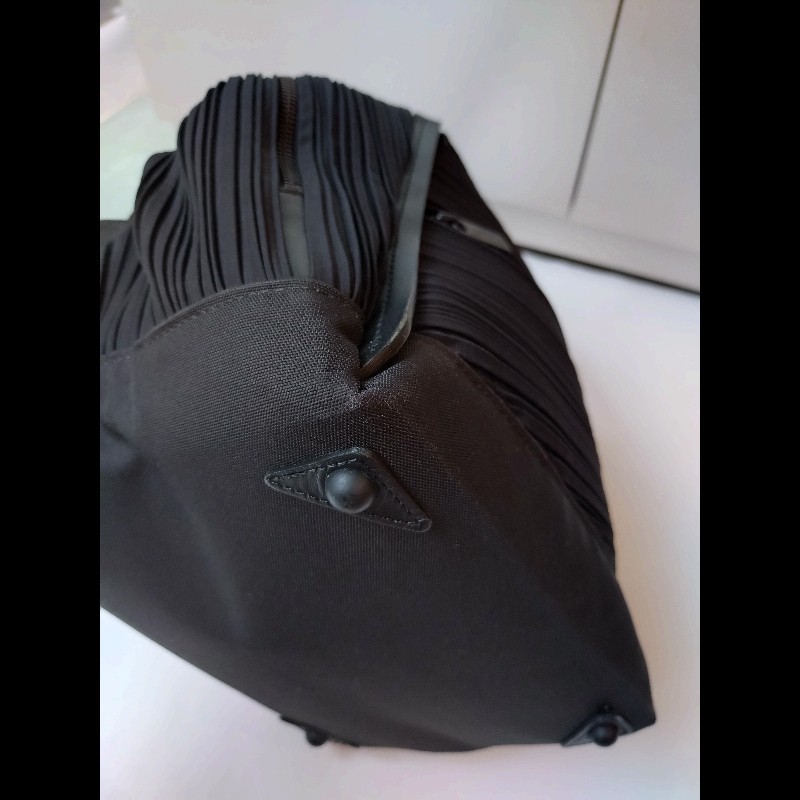 Pleats Please 黑色皺摺布肩背波士頓包-14