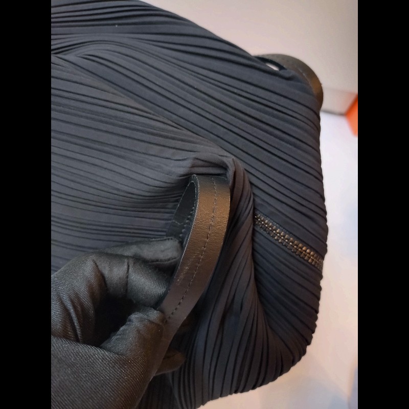 Pleats Please 黑色皺摺布肩背波士頓包-23