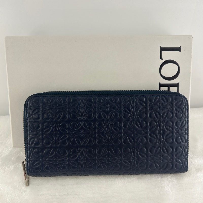 LOEWE REPEAT小牛皮壓花拉鍊長夾-1
