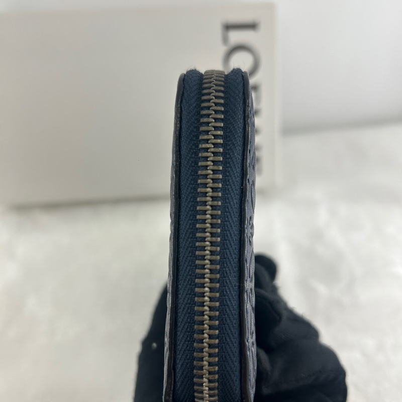 LOEWE REPEAT小牛皮壓花拉鍊長夾-3