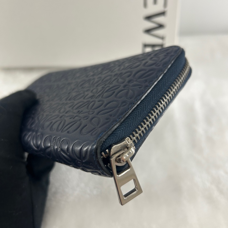 LOEWE REPEAT小牛皮壓花拉鍊長夾-4