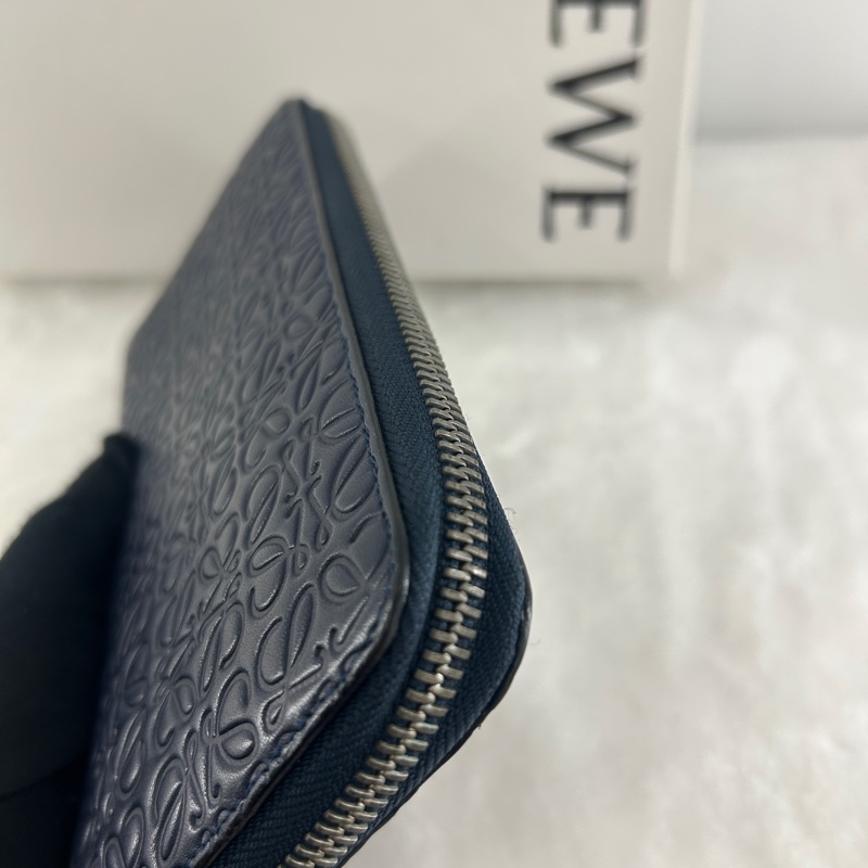LOEWE REPEAT小牛皮壓花拉鍊長夾-6