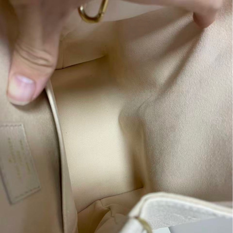 Lv 白壓紋青蛙包-6