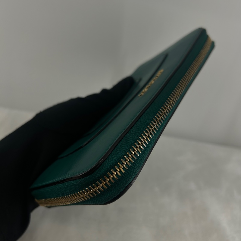 BVLGARI 琺瑯蛇頭拉鍊長夾-9