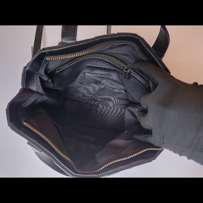 Issey Miyake BAOBAO 黑色亮格兩用波士頓包-19