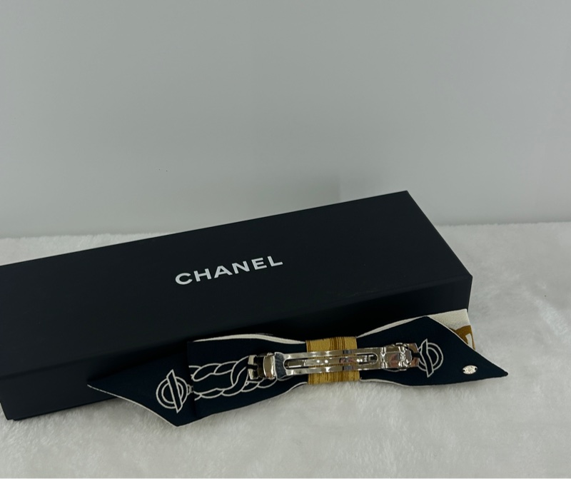Chanel AA9400 絲綢蝴蝶結髮-1