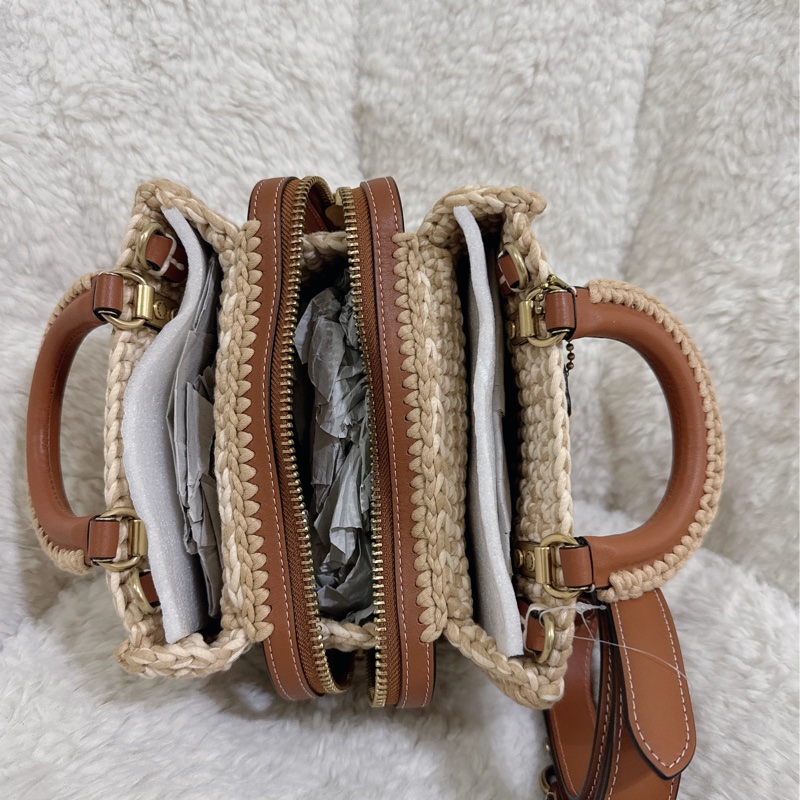 未使用coach Rogue 20針織🧶毛線系列三用包（原價25800元）-42