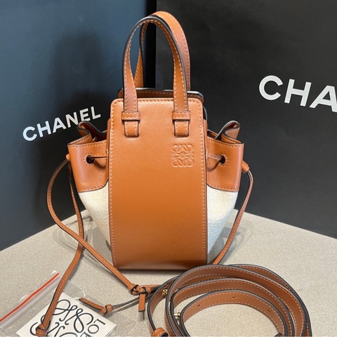 99新Loewe羅意威拼色mini Hammock吊床包 11*16*19 附件/紙卡/肩帶