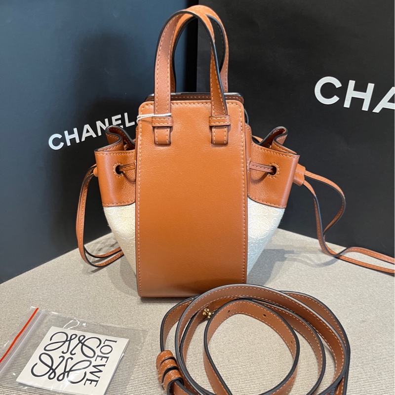 99新Loewe羅意威拼色mini Hammock吊床包 11*16*19 附件/紙卡/肩帶-1