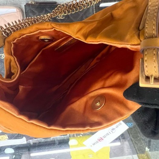 東區正精品㊣PRADA BR0104 橘色尼龍金色三角牌吸扣金鍊肩背包彎月包 RZ6420-8