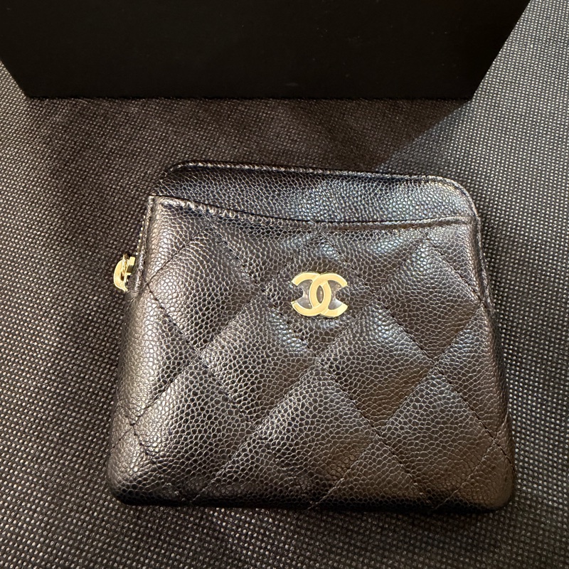 全新Chanel 黑荔枝牛皮淡金釦小吐司零錢包-0