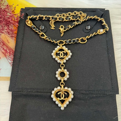 Chanel復古風皮穿鏈愛心項鍊 秀款
