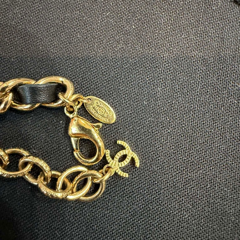 Chanel復古風皮穿鏈愛心項鍊 秀款-7
