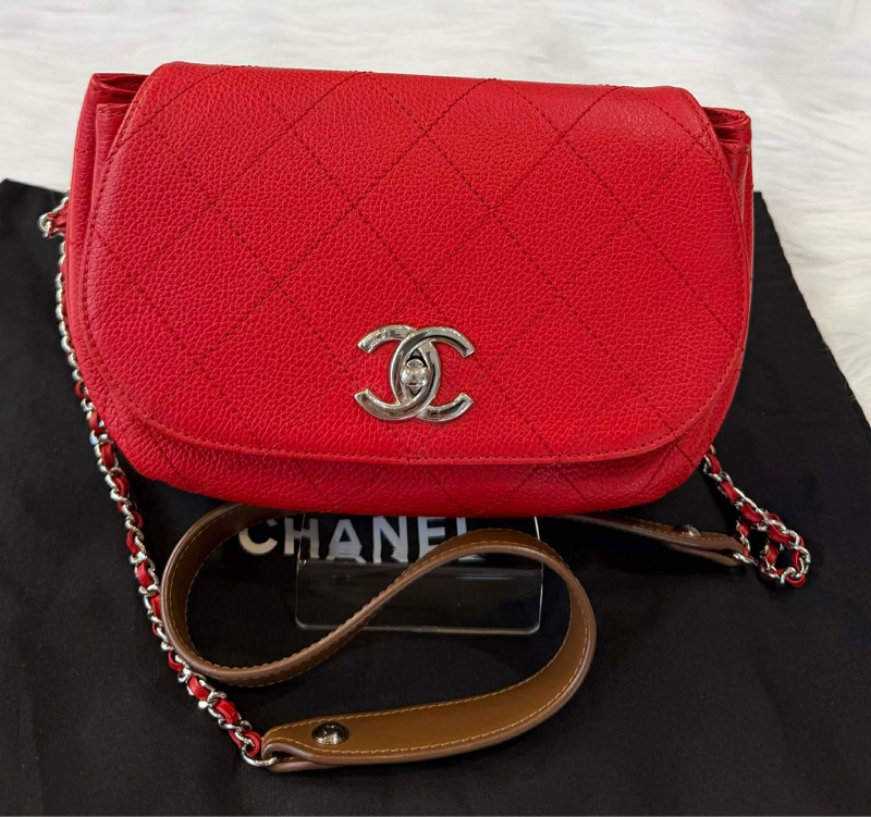 Chanel 小香荔枝皮轉扣口蓋包-0