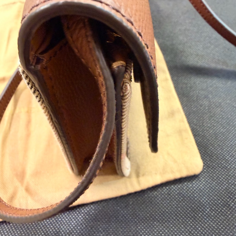 Burberry 經典格紋棕色小方包-14