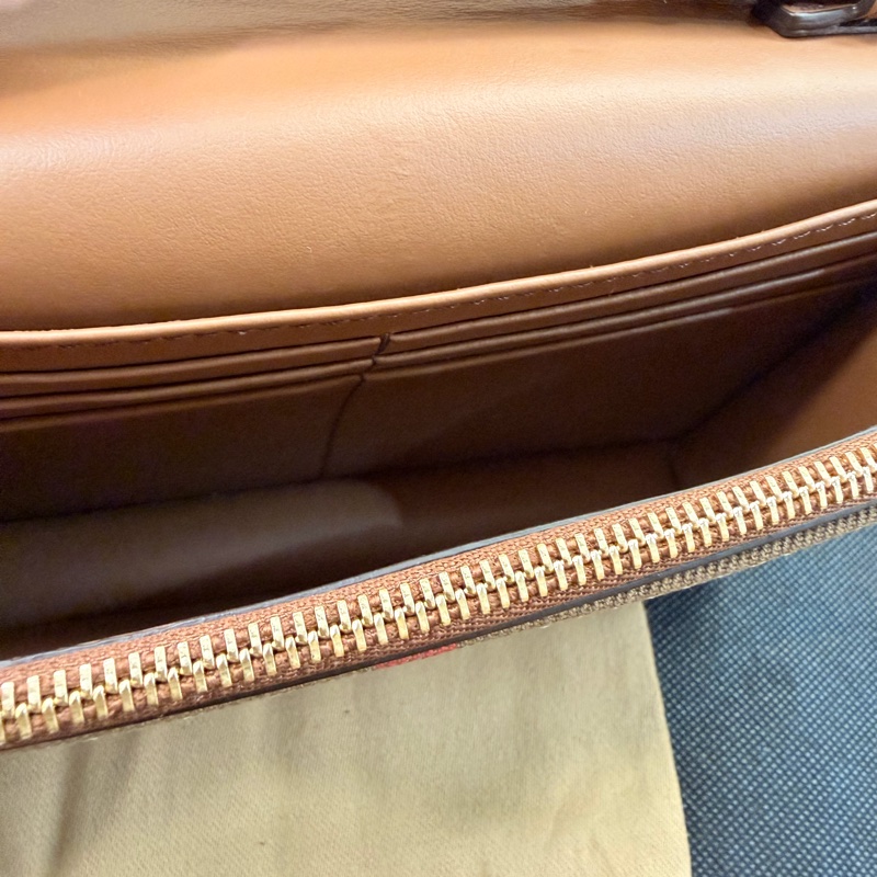 Burberry 經典格紋棕色小方包-19