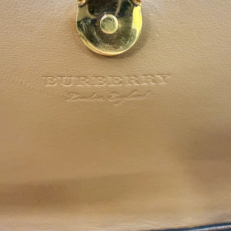 Burberry 經典格紋棕色小方包-33