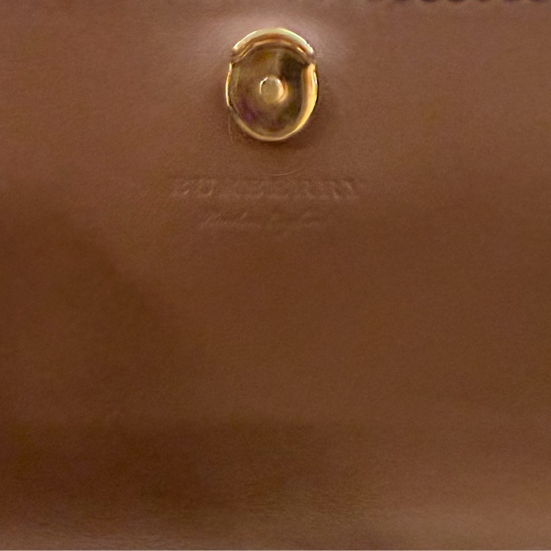 Burberry 經典格紋棕色小方包-35