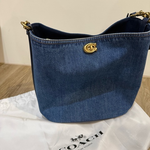 Coach WILLOW 柔軟水桶包 牛仔丹寧