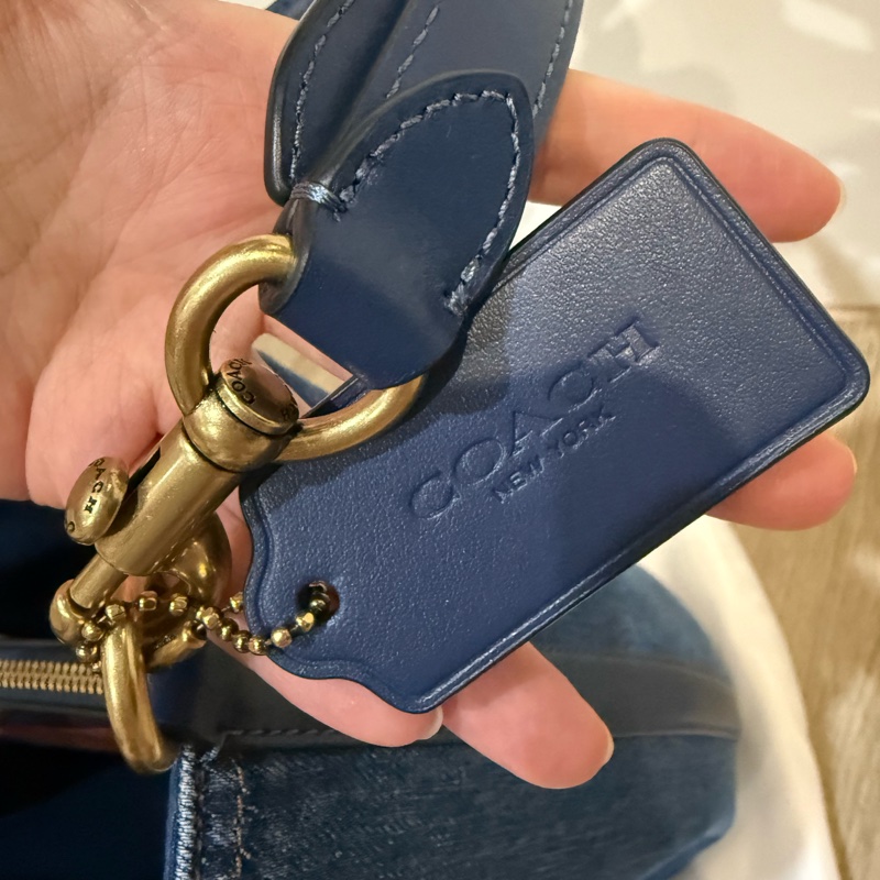 Coach WILLOW 柔軟水桶包 牛仔丹寧-23