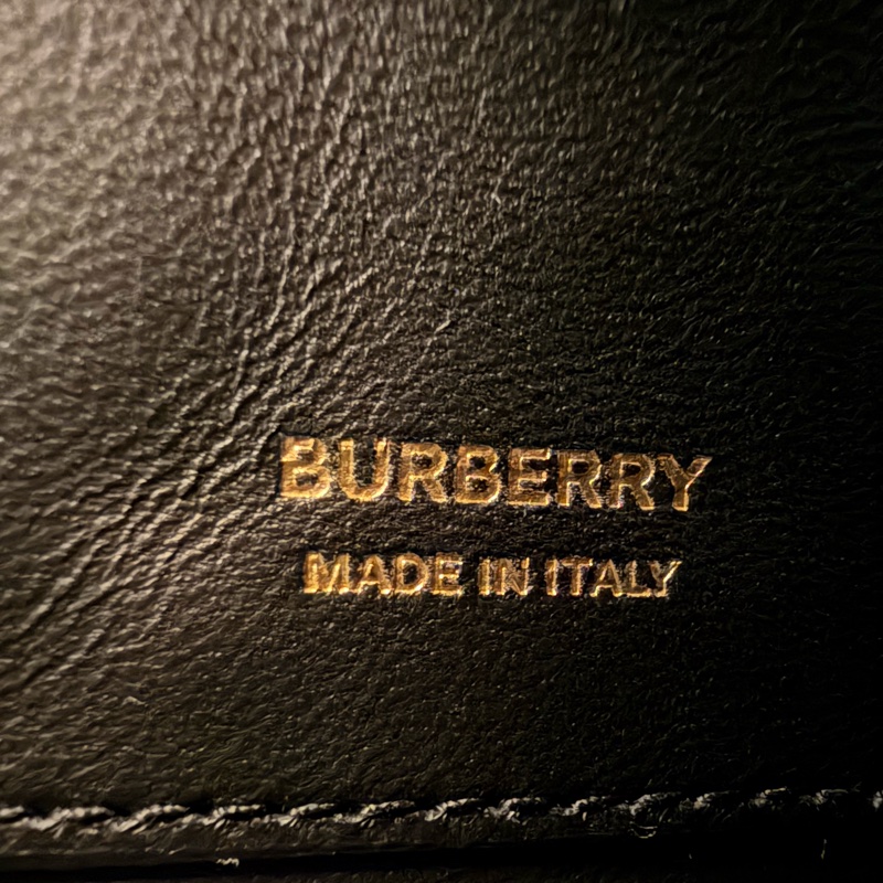 Burberry 黑羊皮菱格半圓手提包-4