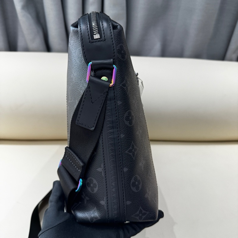 LV 路易威登x藤原浩聯名秀款apollo fragment閃電黑老花郵差包  17編碼 黑金閃電Logo 39*29*12-2