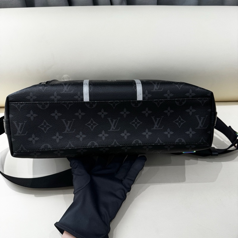 LV 路易威登x藤原浩聯名秀款apollo fragment閃電黑老花郵差包  17編碼 黑金閃電Logo 39*29*12-5