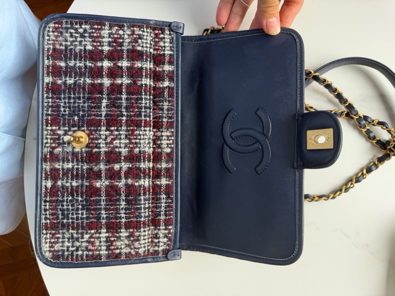 22年芯片款、CHANEL/香奈兒、22K秋冬、雙C、Logo皮穿鏈肩帶、羊毛斜紋軟呢金屬、口蓋包鏈-4