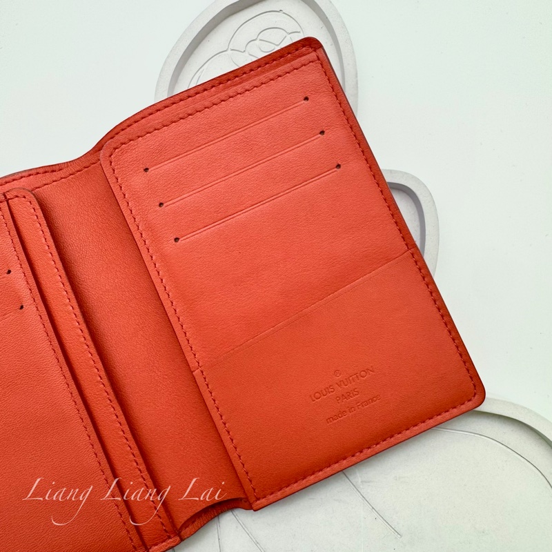 LOUIS VUITTON LV James亮橘色短夾-7