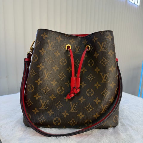 特惠價LouisVuitton 路易威登 紅色水桶包19年有芯片 包口有裂
