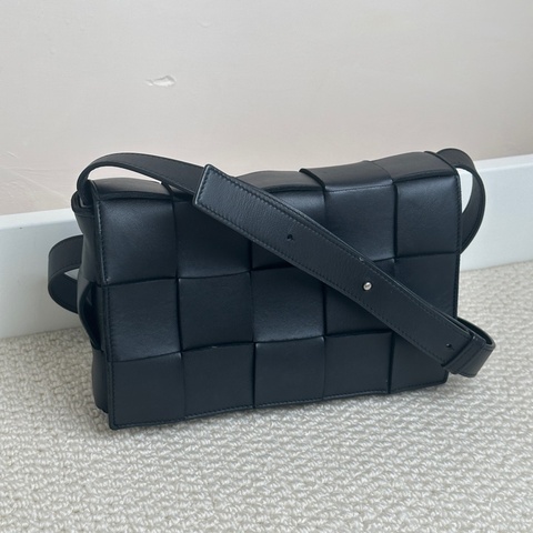 Bv 十五格 黑色 Bottega Veneta