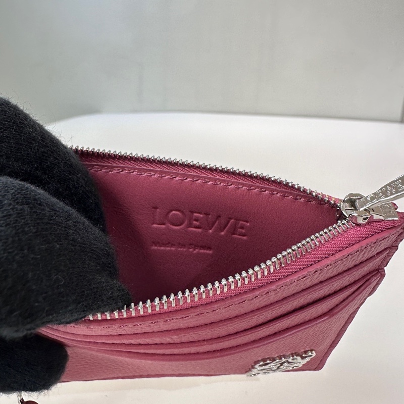Loewe｜一字拉鍊錢包 粉銀扣-2