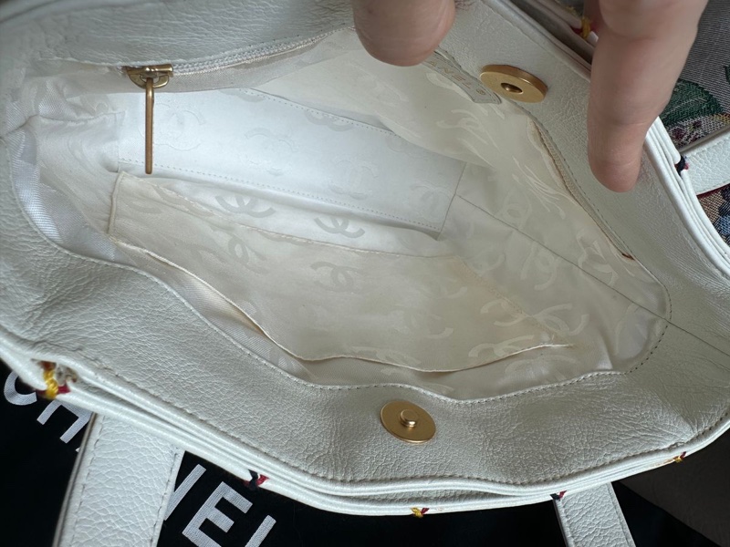 香奈兒  極品珍藏 經典 側背包 白色彩虹外縫線 皮革 皮革 肩背包 手提包  腋下包 中古 復古 雙C logo 中古包  夢幻逸品  extremely rare chanel white rainbow wild stitch-29