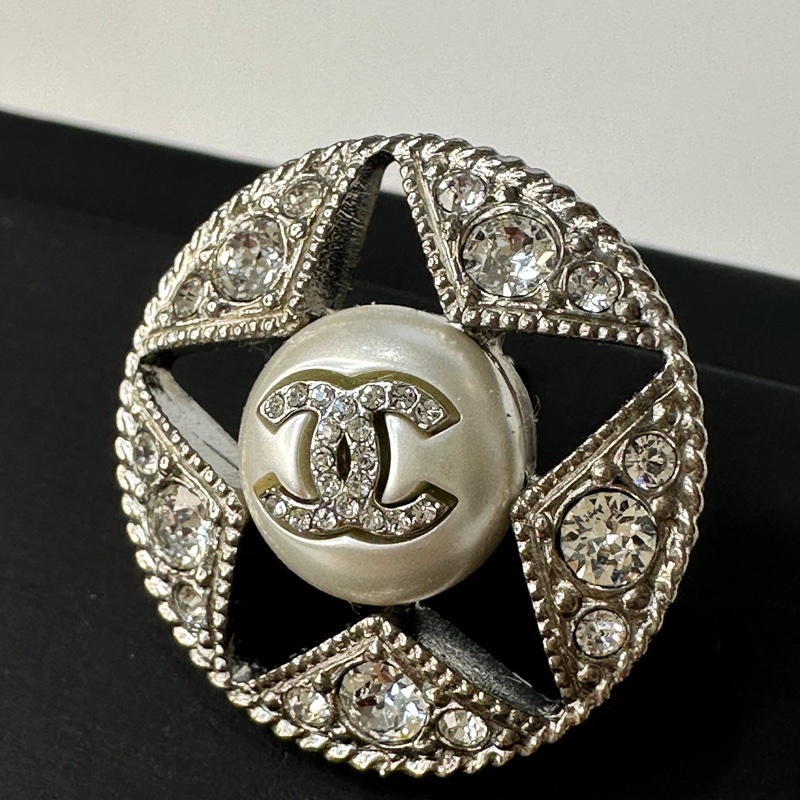 Chanel｜五角星圓圈耳針-2