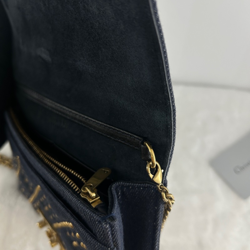 DIOR DIORADDICT 鉚釘款單寧布鏈帶斜背包-12
